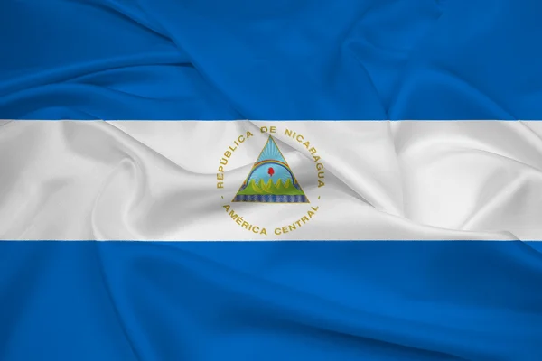 니카라구아의 깃발을 흔들며 — 스톡 사진