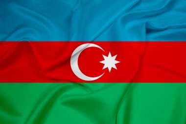 Azerbaycan bayrağı sallayarak