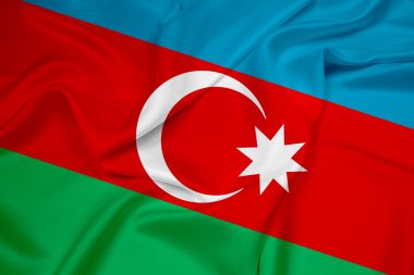 Azerbaycan bayrağı sallayarak