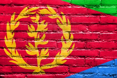 Eritre bayrak tuğla duvara boyalı