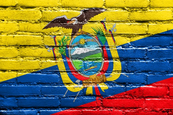 Bandera de Ecuador pintada en pared de ladrillo —  Fotos de Stock