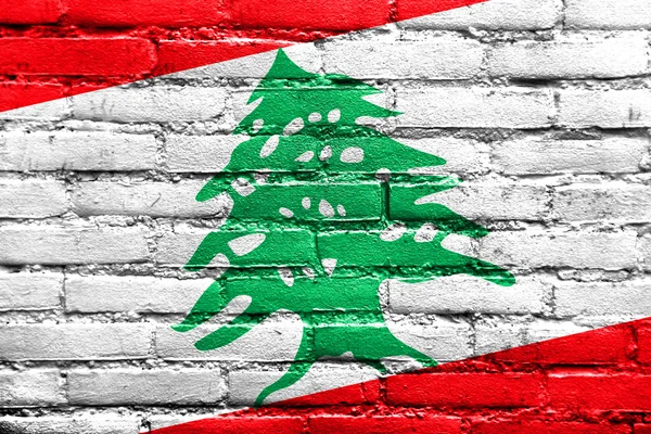 Libanonische Flagge an Ziegelwand gemalt — Stockfoto
