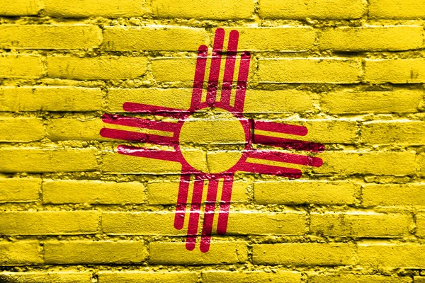 Flaga stanu Nowy Meksyk, malowane na mur z cegły — Zdjęcie stockowe
