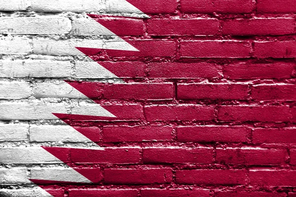 Bandera de Qatar pintada en la pared de ladrillo — Foto de Stock