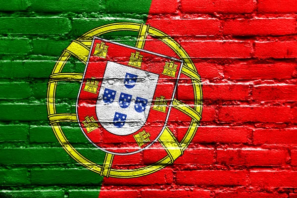 Bandera de Portugal pintada sobre pared de ladrillo — Foto de Stock