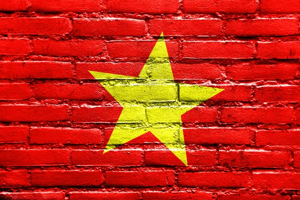 Tuğla duvara boyalı vietnam bayrağı — Stok fotoğraf