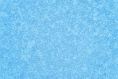 Buz dokusunun güzel zıt beyaz ve mavi arkaplanı ve güzel donmuş damarlar. Kış arkaplanı.