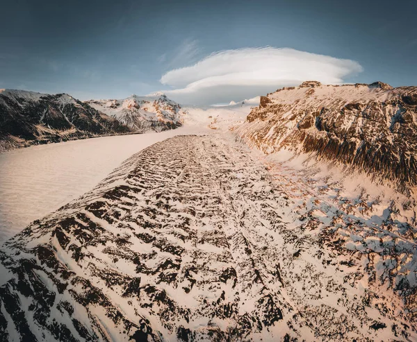 Aerial drone panorama top view glacier iceland svinafellsjoekull and Vatnakokull. Sunset with beautiful sky and lenticular clouds. Melting Ice, Climate Change and Global Warming Concept — Stock Photo, Image