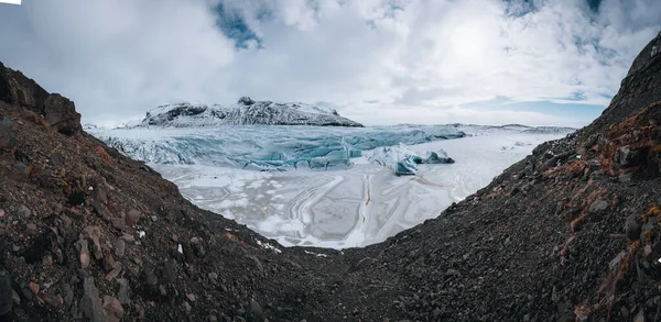 Hava aracı panorama, buzul manzarası, buzul svinafellsjoekull, eriyen buz, iklim değişikliği ve küresel ısınma kavramı — Stok fotoğraf