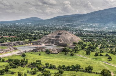 Piramit Moon, teotihucan