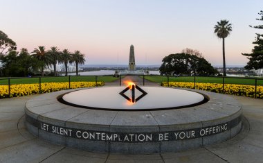 Kings Parkı Savaş Anıtı gün batımında