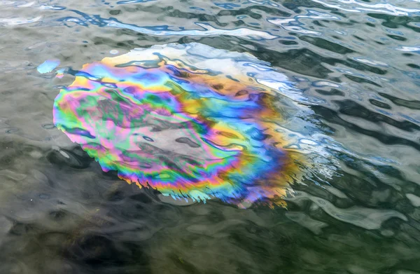 Oil Slick from USS Arizona Memorial Pearl Harbor Hawaii — Stock Photo, Image