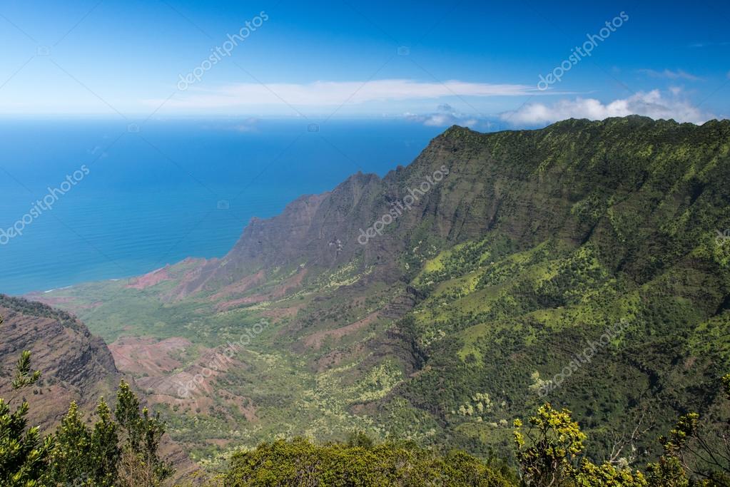 Kalalau Valley Panorama Kauai Hawaii Panoramic View Of The Kalalau Valley And The Na Pali Coast In Kauai 40828005 Larastock