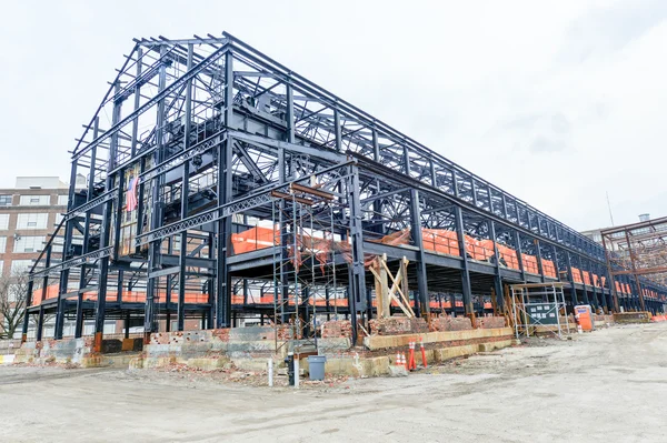 Almacén vacío, cáscara de fábrica en construcción . —  Fotos de Stock