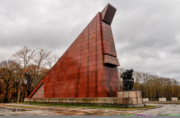 Sovjet-Unie oorlogsmonument in treptower park, berlin, Duitsland — Stockfoto