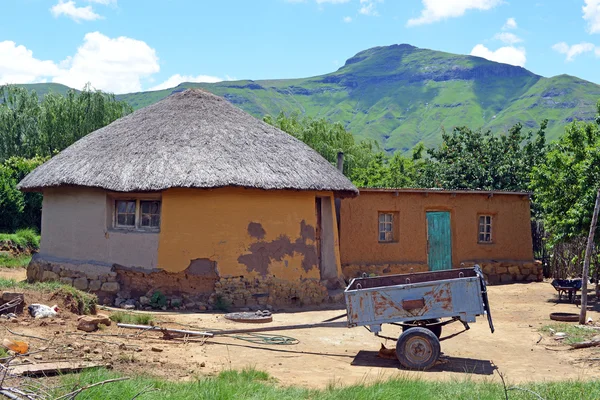 Tradycyjny dom w lesotho — Zdjęcie stockowe