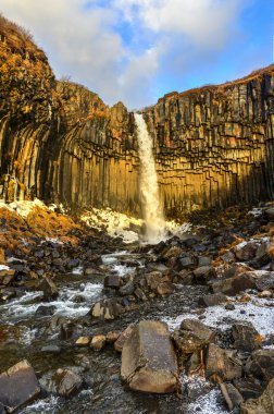 svartifoss su erken kış