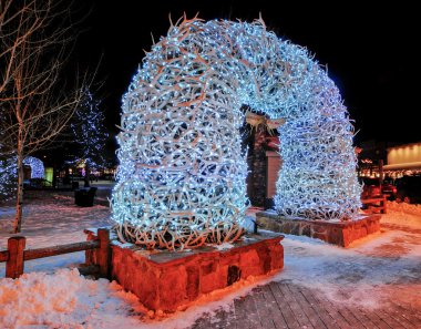 jackson hole, wyoming içinde boynuz kemerler