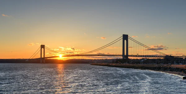 Verrazano stretto ponte al tramonto — Foto Stock