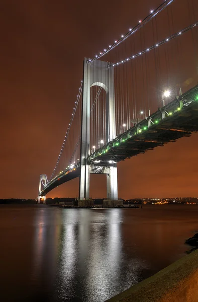 VERRAZANO narrows most nocą — Zdjęcie stockowe