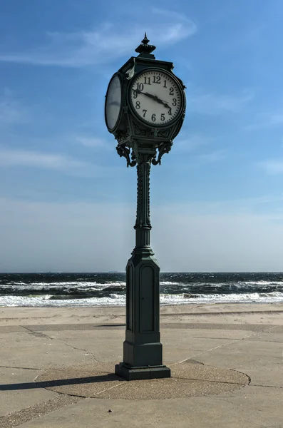 Antique Clock, Jacob Riis Park — Stock Photo, Image