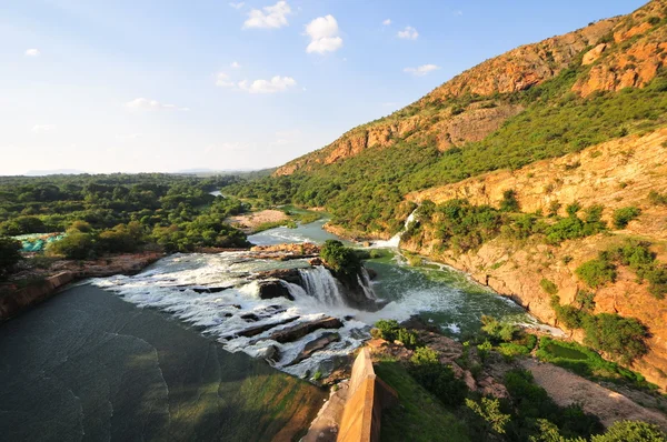 Hartbeespoort Presa y cascada, Pretoria al atardecer — Foto de Stock