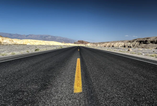 Road in Death Valley National Park, Californië — Stockfoto