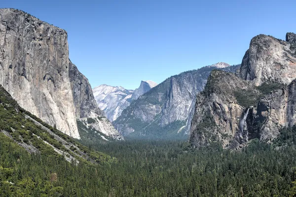 Yosemite - El Capital, Quedas do véu nupcial, Meia Cúpula — Fotografia de Stock