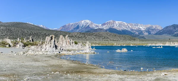 Formación Tufa en Mono Lake, California — Foto de Stock