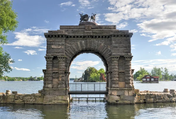 Vermelding boog over boldt castle, Duizendeilanden — Stockfoto