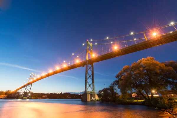 Мост Тысячи островов ночью — стоковое фото