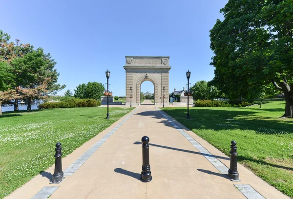 Royal Military College Memorial Arch, Kingston, Ontário — Fotografia de Stock