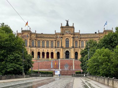 Maximilianeum - Münih, Bavyera, Almanya 'da Bavyera Eyalet Parlamentosu' nun merkezi.