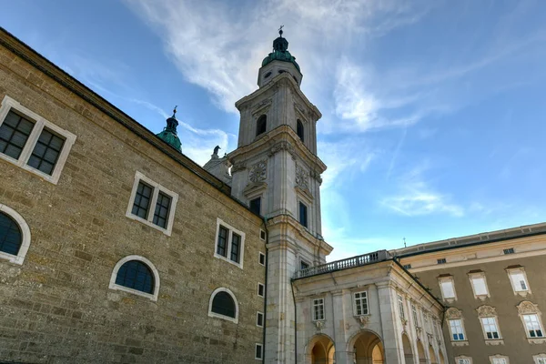 Διάσημος Καθεδρικός Ναός Του Σάλτσμπουργκ Salzburger Dom Στο Domplatz Του — Φωτογραφία Αρχείου