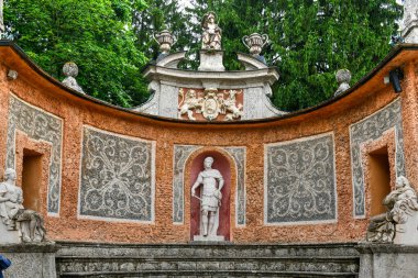 Hellbrunn Sarayı, Morzg, Salzburg, Avusturya şehrin Güney bölgesi yakınındaki Saray büyüklükte bir erken Barok villa.