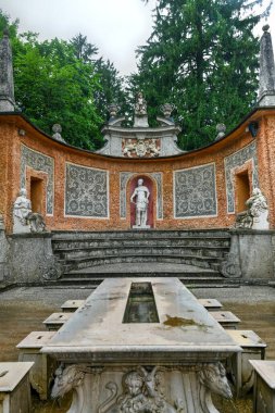 Hellbrunn Sarayı, Morzg, Salzburg, Avusturya şehrin Güney bölgesi yakınındaki Saray büyüklükte bir erken Barok villa.
