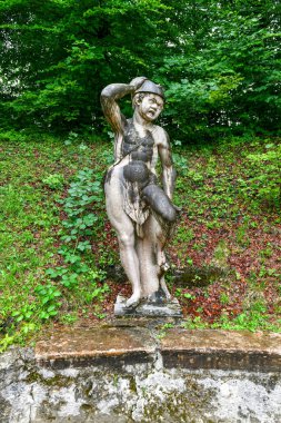 Viyana, Avusturya - 11 Temmuz 2021: Avusturya 'nın Salzburg kentinin güneyinde yer alan Morzg yakınlarında, saray büyüklüğünde erken bir Barok villası olan Hellbrunn Sarayı.