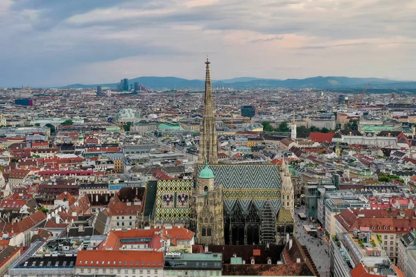 Viyana 'nın manzarası St. Stephen' s Katedrali Viyana, Avusturya