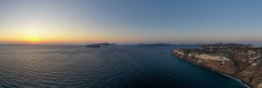 Yunanistan 'ın Santorini (Thera) volkanik adasındaki Nea Kameni, Palaia Kameni, Therasia ve Aspronisi kaldera adaları.