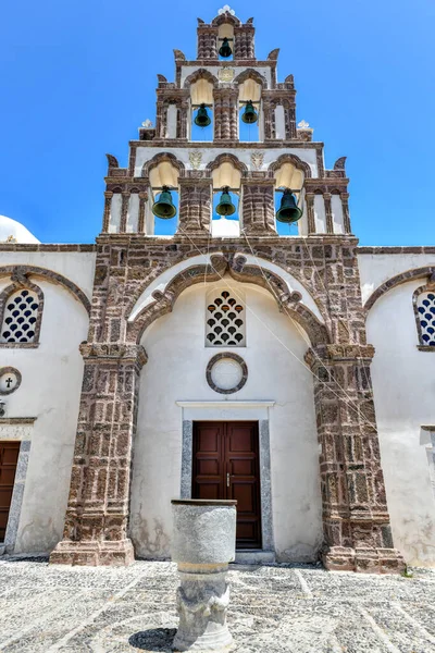 Orthodox Church Its Multitiered Bell Tower Facade Emporio Santorini Greece — Stock Photo, Image