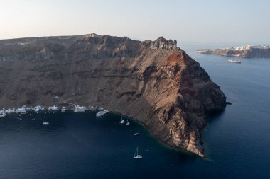 Santorini, Cyclades adaları, Yunanistan ve Avrupa 'daki Susuzluk Kayalıkları' nın manzarası