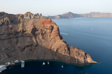 Santorini, Cyclades adaları, Yunanistan ve Avrupa 'daki Susuzluk Kayalıkları' nın manzarası