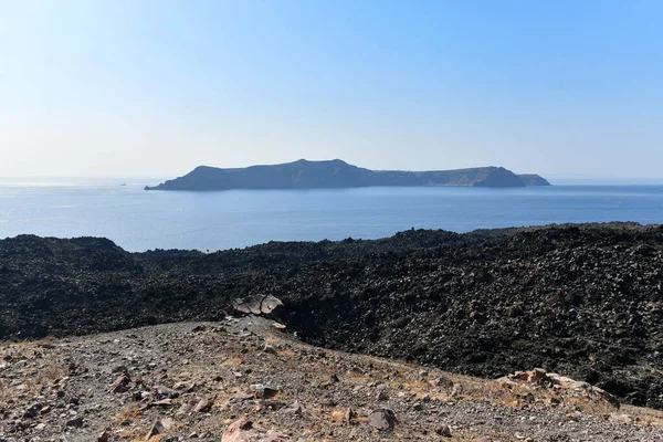 Widok Wyspę Nea Kameni Wulkan Kalderze Santorini Wyspy Cyklady Grecja — Zdjęcie stockowe