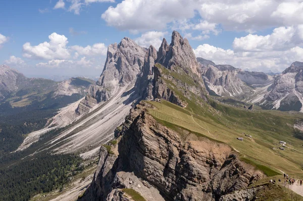 白云石山上的园丁那山谷的晨景 Puez Geisler National Park Seceda Peak Italy Europe Odle集团是Val — 图库照片