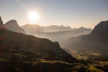 Gardena Geçidi, Passo Gardena, Rifugio Frara, Dolomiti, Dolomitler, Güney Tyrol, İtalya, UNESCO Dünya Mirası.