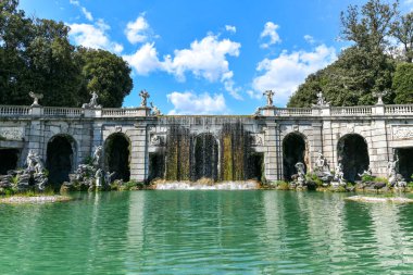 Caserta Kraliyet Sarayı (İtalyanca: Reggia di Caserta), İtalya 'nın Caserta şehrinde bulunan eski bir kraliyet konutudur..