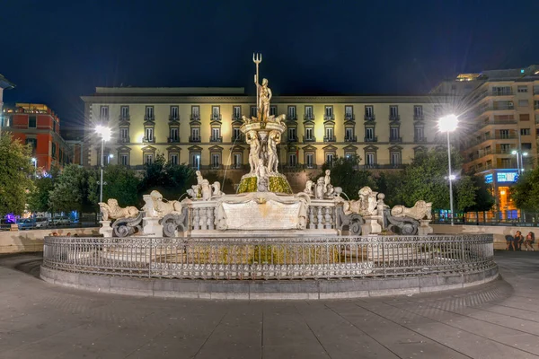 이탈리아 나폴리 2021 해왕성의 Fontana Del Nettuno 이탈리아 나폴리의 광장에 — 스톡 사진