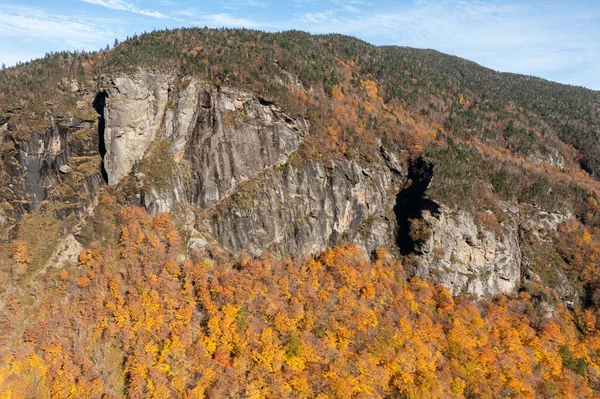 Vue Panoramique Pic Feuillage Automnal Smugglers Notch Vermont — Photo