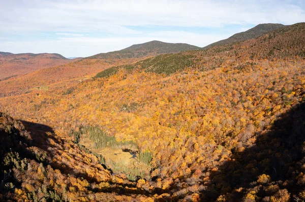 Vue Panoramique Pic Feuillage Automnal Smugglers Notch Vermont — Photo