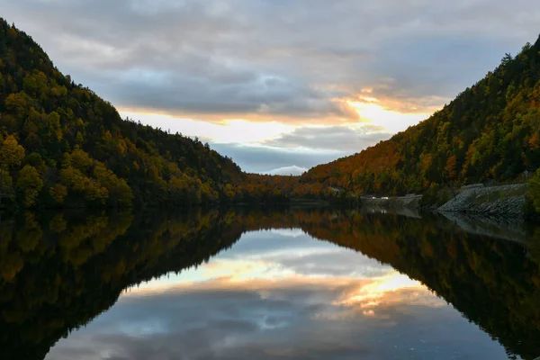Peak Fall Foliage Keene New York Cascade Lake Tramonto — Foto Stock
